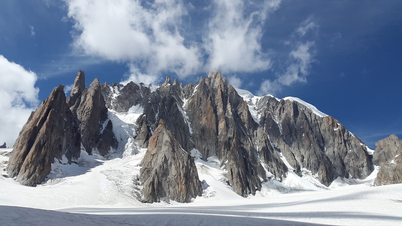 mountains, mountain range, cloud - sky, cold temperature, snowy, mont blanc du tacul, high mountains, snowcapped mountain, outdoors, winter, tranquil scene