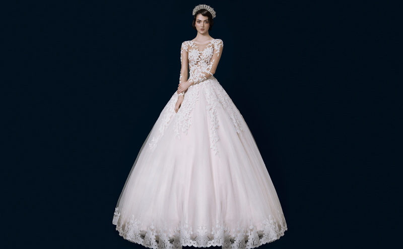 Collection, Crown, Love, weddingdresses, evening gown, glamorous, clothing, Beautiful, beauty, Queen, People, Fairytale, Princess, embroidered, newlywed