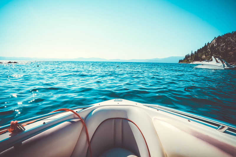 sea, nautical vessel, sky, motion, lakes, copy space, nature, luxury, yacht, mode of transportation, boat, tahoe, water, beauty in nature, inflatable, sailing