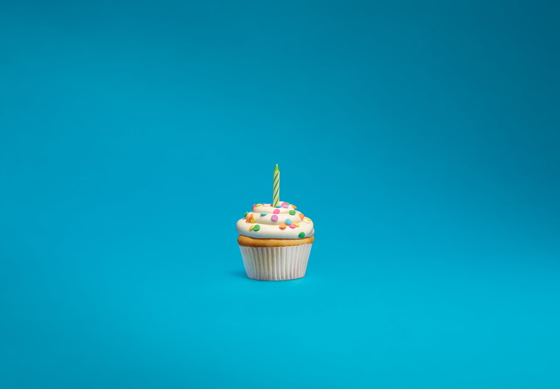 dessert, indulgence, muffin, colored background, anniversary, blue, celebration, sweet, no people, food and drink, sprinkles, 1080P, blue background, copy space
