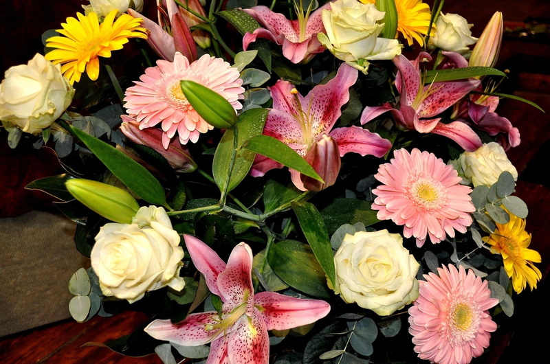 flower head, bunch of flowers, nature, pink, petal, no people, close-up, rose, lilies, flower, stargazer, vulnerability, leaf, gerbera, bouquet, growth