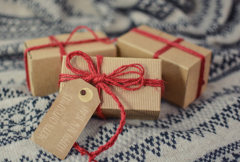 bow, ribbon, red, box - container, greetings, three, positive emotion, card, box, present, golden, wishes, rectangular, indoors, paper, gray, boxes, emotion
