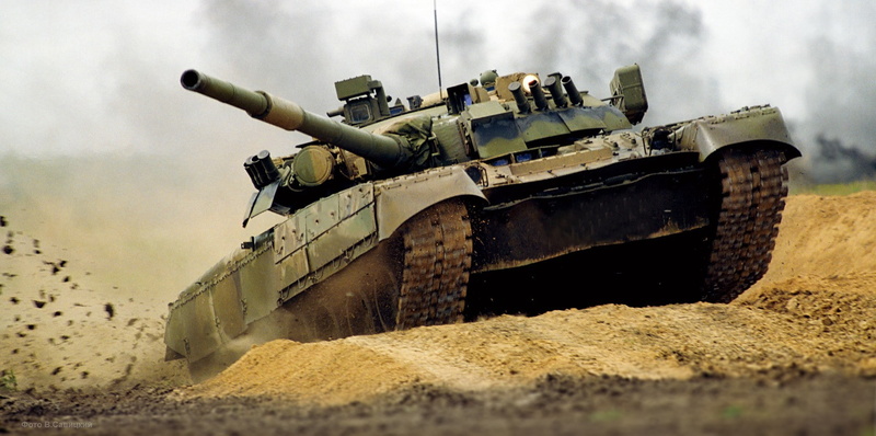 weapon, outdoors, conflict, aggression, transportation, government, fighting, land, army, sky, dust, cloud - sky, armored tank, security, armed forces