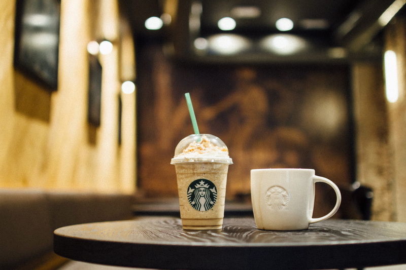 blur, 5K, straw, coffee shop, cup, focus on foreground, business, mug, cups, depth of field, refreshment, coffee - drink, photo, brand, beverage, coffee cup