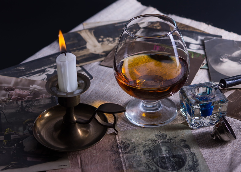 dark, heat - temperature, tea, 4K, beverage, candlelight, celebration, crockery, light, no people, fire, pictures, flame, drink, refreshment, money, poured