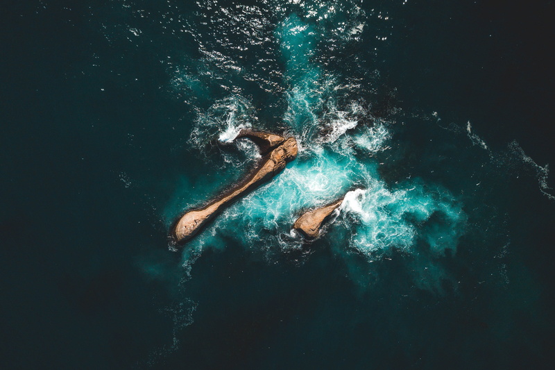 sea, turquoise, unrecognizable person, water, turquoise colored, leisure activity, nature, pool, aerial view, real people, splashing, one person, view