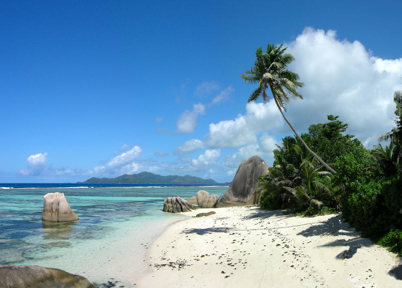 1080P, plant, praslin Island, outdoors, lagoon, landscape, tourist Resort, formation, coconut palm tree, rock, idyllic, journey, la Digue Island, horizon over water