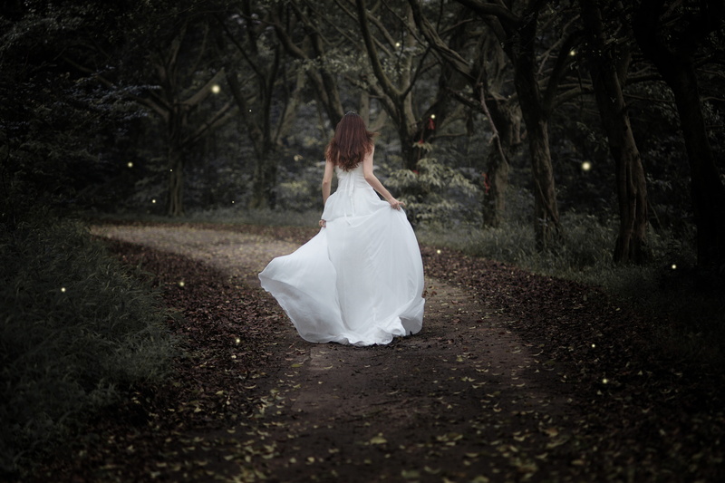 green, running, covered, bouquet, couple - Relationship, trees, cute, female, wife, brown, adult, caucasian Ethnicity, romance, road, day, dark, people