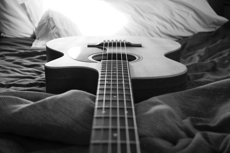 notes, fret, focus on foreground, midsection, string instrument, plucking an instrument, musical instrument, acoustic, guitar, musical, tone, string, close-up