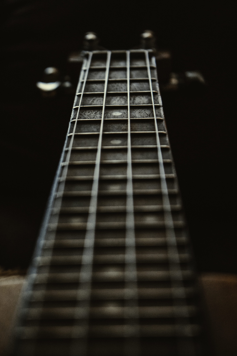 guitar, musical instrument string, instrument, string instrument, arts culture and entertainment, fret, still life, selective focus, wood - material, focus