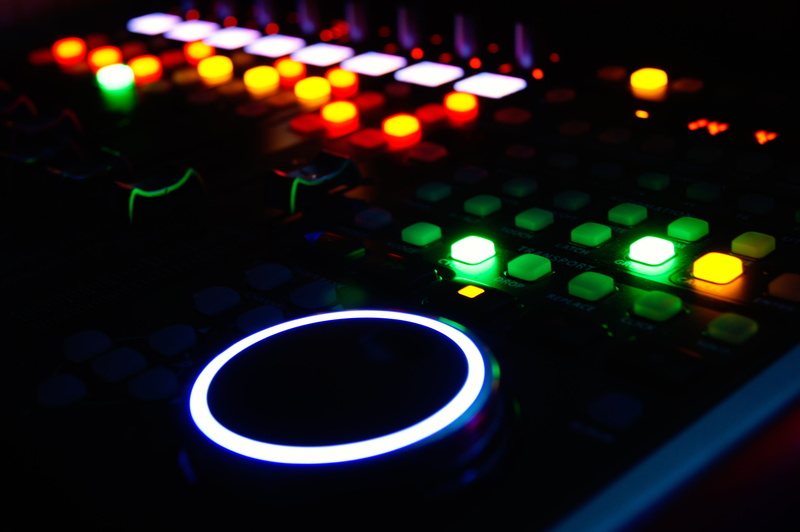 nightlife, close-up, abstract, internet, Light, live concert, defocused, artists, light - natural phenomenon, plant, focus on foreground, Music, glowing
