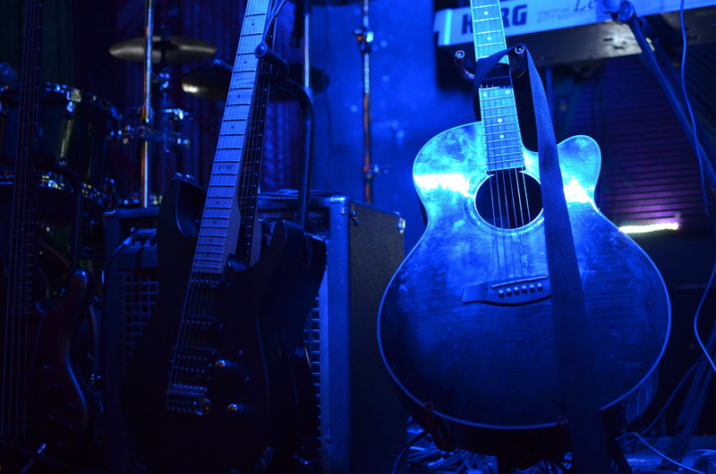 man made, sound, play, rock music, rock, lighting equipment, guitar, musical equipment, musical instrument, nightlife, indoors, roll, guitarist, jazz, stage