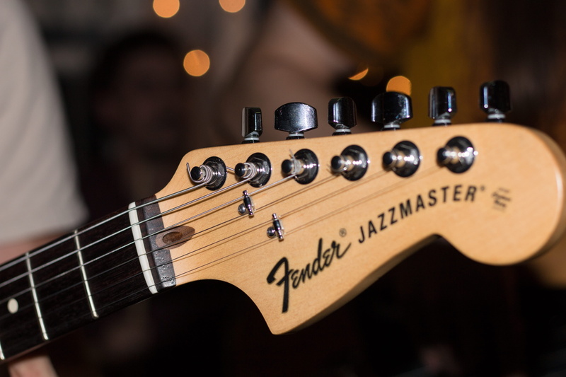 knob, occupation, close-up, live, electric guitar, fender, guitar, focu, indoors, jazzmaster, tab, rock music, string, singer, play, musical equipment