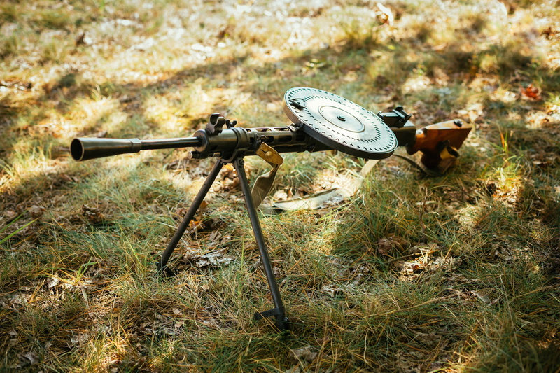 machine gun, land, no people, rays, 62x54 mm, camera - photographic equipment, bokeh, 2K, rifle, old, Pat, WW2, cartridge, high angle view