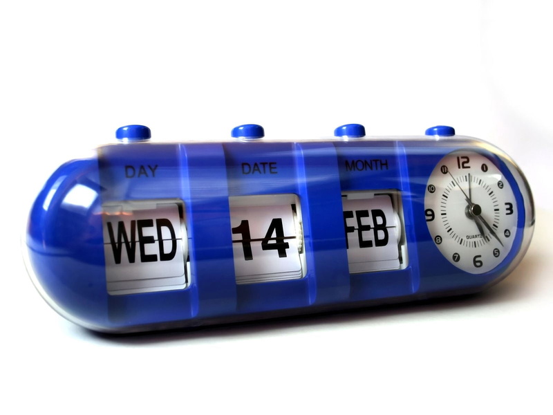 no people, white, deadline, calendar, single object, business, western script, 720P, studio shot, number, countdown, minute hand, reminder, blue, close-up
