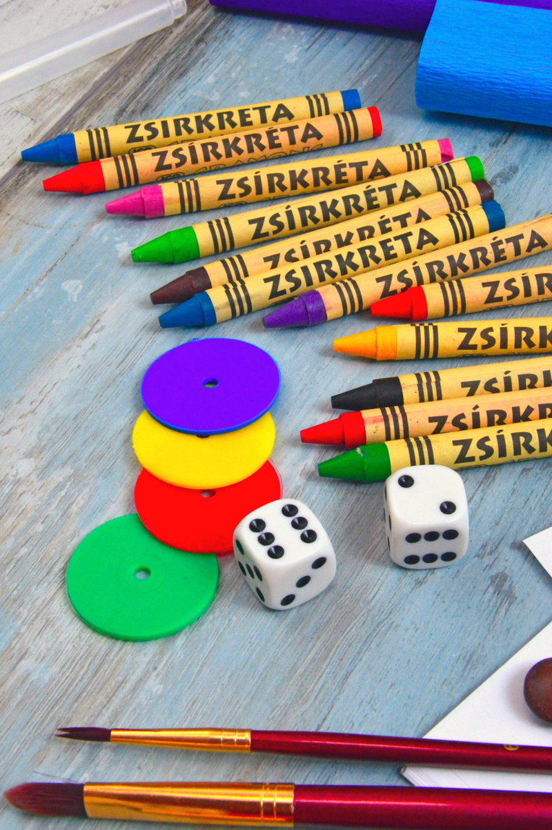 multi colored, relaxation, leisure activity, brush, close-up, table, 5K, art and craft, arts culture and entertainment, logical inventory, color, pencils