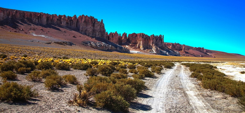 mountain range, house, semi-arid, beauty in nature, the way forward, environment, brown, panoramas, no people, mountain, 720P, outdoors, black, formation