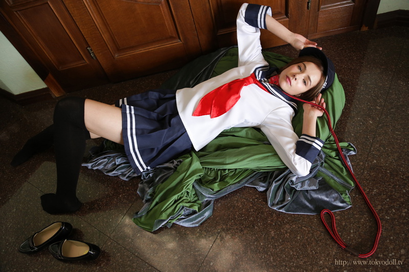 lying down, Glafira E, sailor uniform, Tokyo Doll.Tv, pleated skirt, 2K, model, collar, on floor, skirt, blue eyes, women
