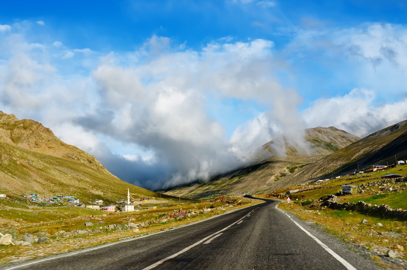 plateaus, green, highland, mountains, mountain, composition, holiday, taylor, black sea, fog, great, nature, blue, unbelievable, kaçkars, spring flowers