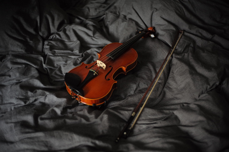 brown, 5K, citylife, bed, sheet, high angle view, absence, bow, bow - musical equipment, musical instrument, linen, textile, musical equipment, gray, bedroom