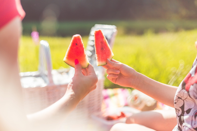 selective focus, yummy, With Child, group of people, human body part, enjoying, hands, human Hand, grass, hungry, bonding, two people, sunday, Fresh, caucasian Ethnicity