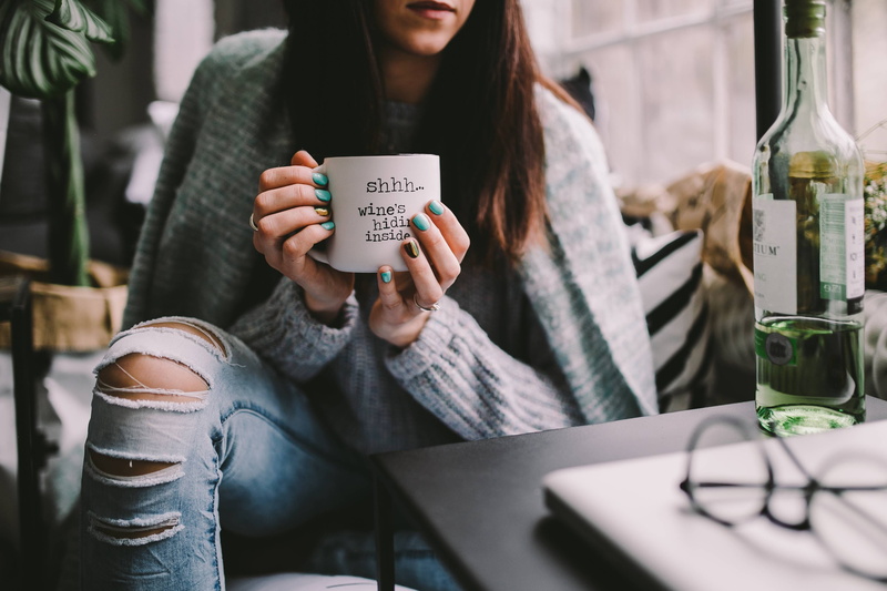 relaxing, mug, caucasian Ethnicity, one Person, food and drink, funny, adult, front view, relaxation, one Woman Only, people, connection, females, resting
