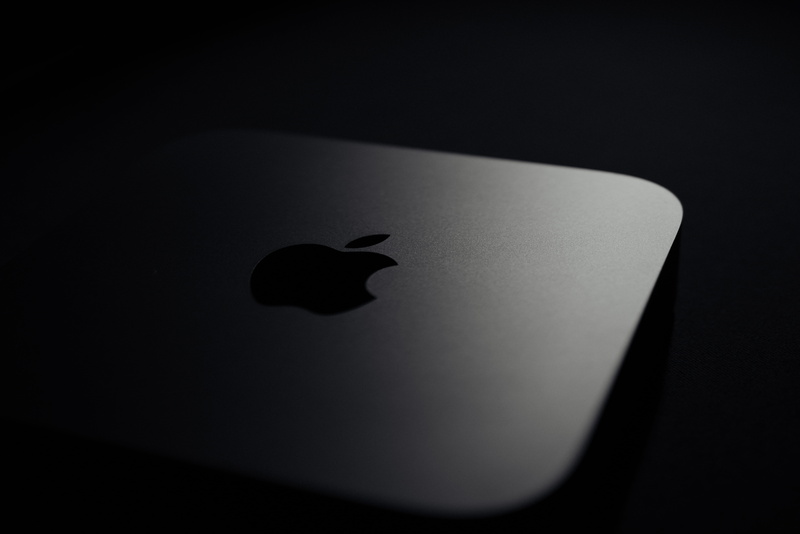 light, black, electronics, 8K, luck, single object, dark, studio shot, nature, apple, mobile phone, tech, table, business, no people, computer, bird, logo