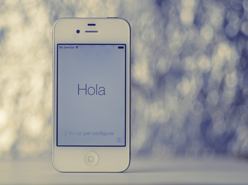 fashion, communication, western script, electrical equipment, screen, electronics, christmas, hola, text, technology, white, close-up, message, bokeh, apple