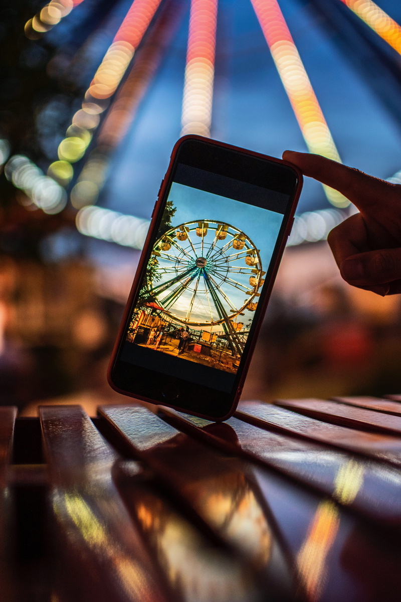 holding, girl, festival, internet, mobile Phone, smart Phone, no People, iphone, journey, city, screen, travel Destinations, mobility, modern, bokeh, outdoors