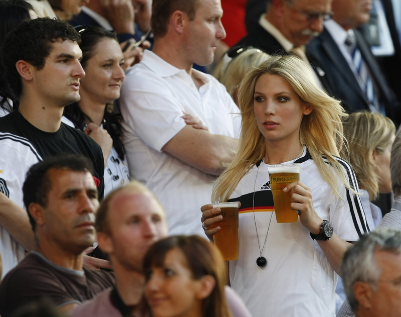 neck, black, group of people, men, model, adidas, shirt, food and drink, s, people, crowd, Germany, mid adult, fan - enthusiast, beer, blonde, arts culture and entertainment
