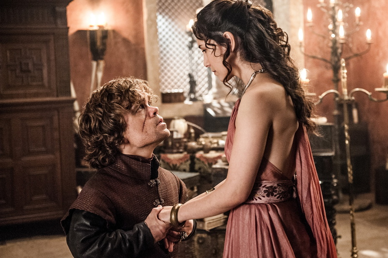 game of thrones  lannister tyrion, people, adult, couple - relationship, face to face, young women, side view, falling in love, focus on foreground, indoors