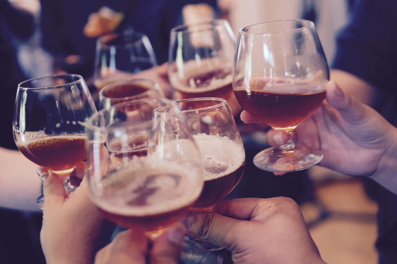 drink, men, refreshment, togetherness, bar, males, hand, lifestyles, drinking, group of people, beverages, indoors, holding, group, red Wine, people, drinks