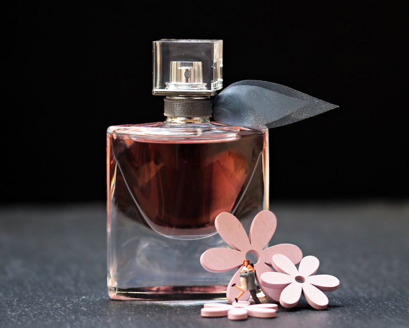 day, food, no people, couple, perfume, container, wealth, give away, indoors, capsule, 4K, glass - material, beside, healthcare and medicine, love, close-up