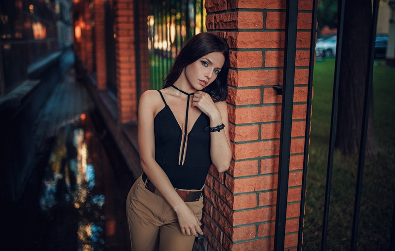 Alina Starostina, women, 2K, contemplation, young women, beauty, focus on foreground, lifestyles, casual clothing, adult, hairstyle, one person, real people