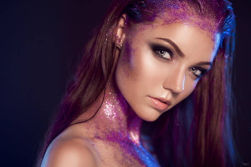 hair, fashion model, beautiful people, make-up, beautiful woman, eyelash, closeup, young adult, fashion, hairstyle, long hair, headshot, human body part