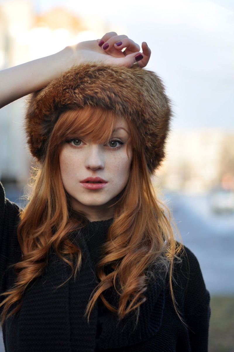 looking at camera, 1080P, redhead, warm clothing, beautiful woman, young women, women, one person, portrait, Alina Kovalenko, brown hair, headshot, focus on foreground