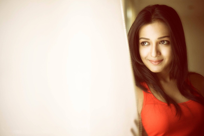 catherine tresa, beauty, casual clothing, women, hair, smiling, young adult, emotion, cheerful, beautiful woman, happiness, 1080P, young women, copy space