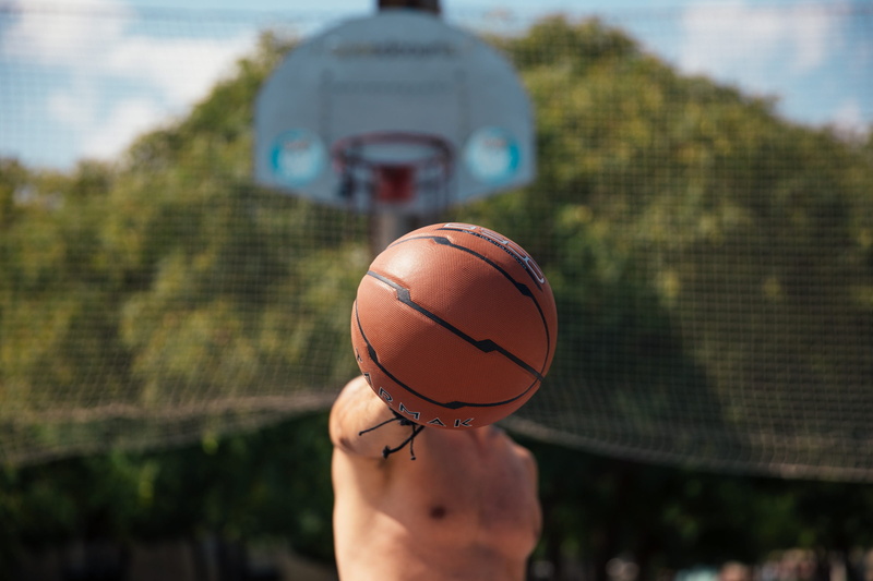 basketball net, basketball - ball, close-up, Young, basketball, Practicing, Trees, sportsman, court, man, muscular, sphere, focus on foreground, Game, day