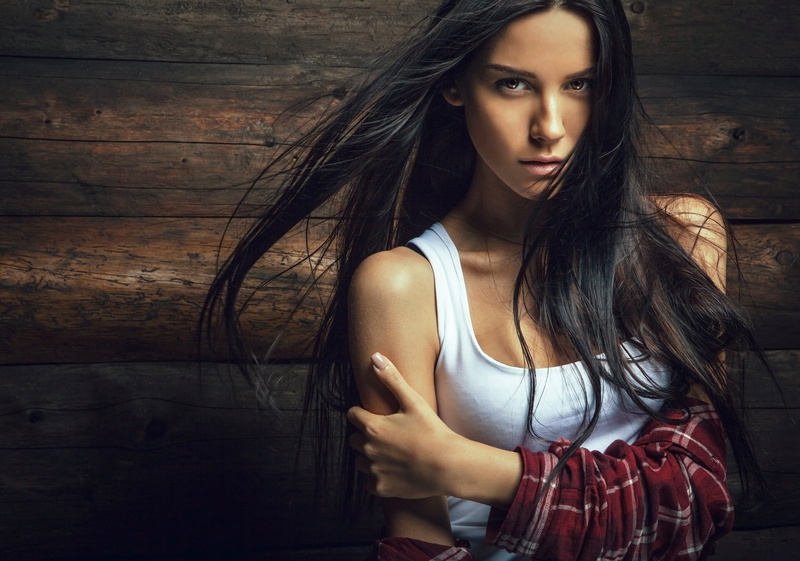 real people, s, standing, young women, one person, white, adult, looking at camera, top, lifestyles, casual clothing, beautiful woman, beauty, makeup, hair