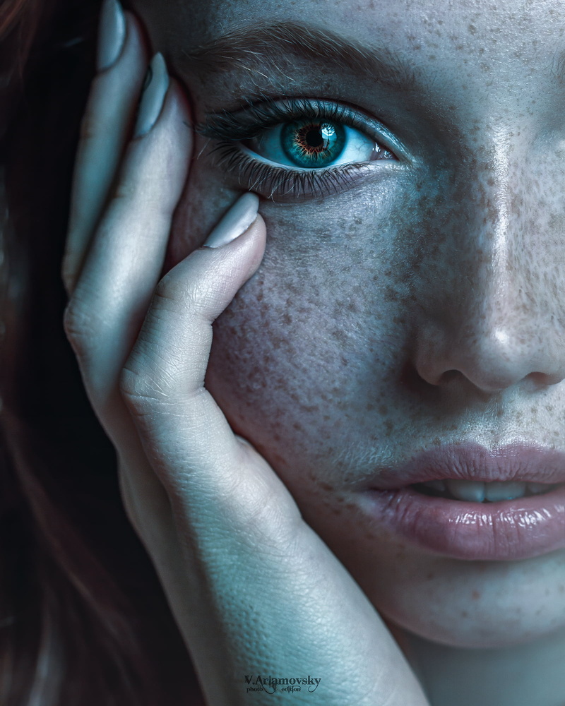 retouching, women, eyes, women indoors, painted freckles, mistery, portrait, 1080P, nails, white nails, hair, 500px, freckles, arlamovsky, dark background