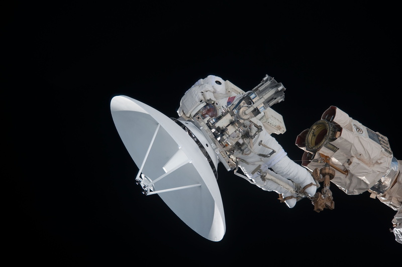 cut out, sinking, received on, single object, satellite dish, space exploration, send, representation, nasa, jewelry, copy space, flying, no people, canadarm2