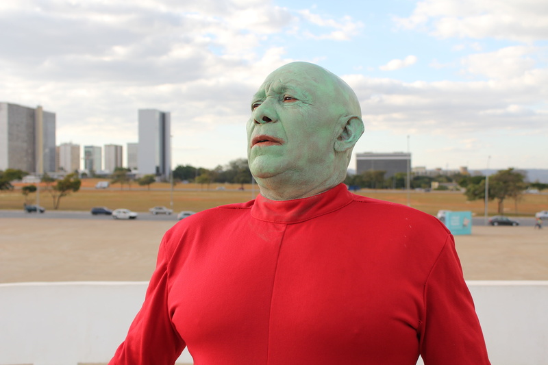 bald, real people, front view, extraterrestrial, one person, standing, et, leisure activity, young adult, young men, lifestyles, outdoors, focus on foreground