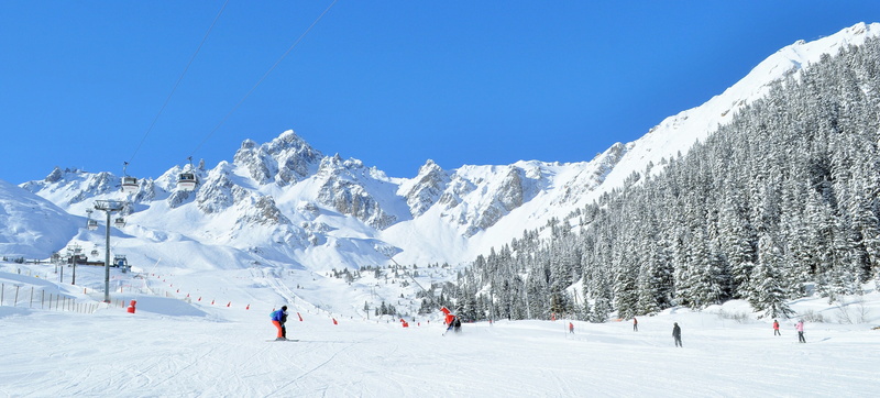 skiing, snowcapped mountain, alpine, clear sky, sky, sport, blue, skier, leisure activity, cold, activity, mountains, courchevel, vacations, ski, nature