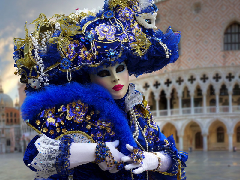 obscured face, traditional clothing, focus on foreground, celebration, venice, dancing, disguise, costume, architecture, venetian mask, mask - disguise
