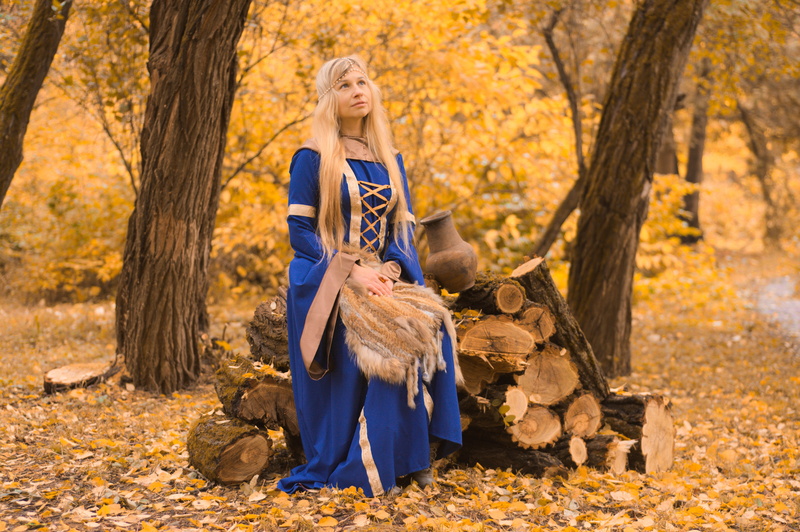 fabulously, magic forest, women, witch, medieval way, hair, adult, fairy, forest, fashion, hairstyle, antiquity, leaf, beautiful woman, blond hair, long