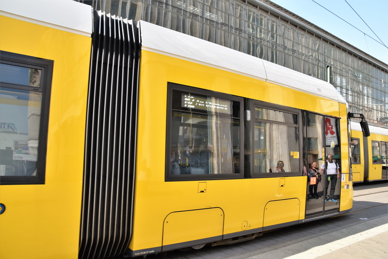 travel, subway train, 5K, mirror, bahnhof alexanderplatz, track, built structure, tram, mode of transportation, outdoors, bus, building exterior, city