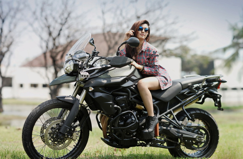 sports, black, bike, motorcycle, background, 2K, girl