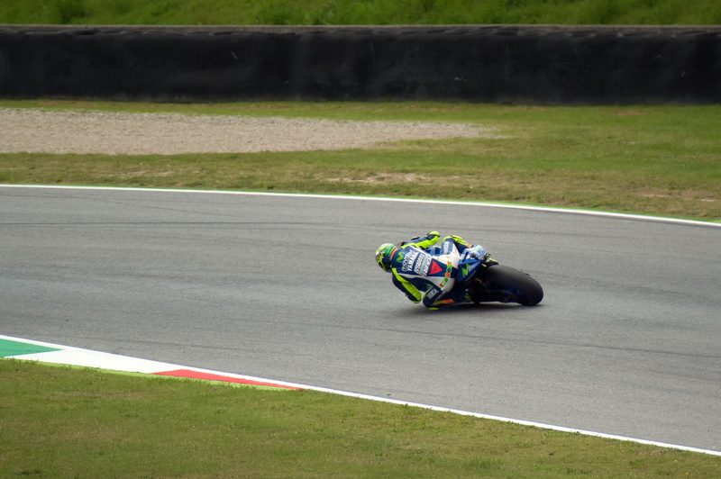 real people, round, uniform, sports Race, motosport, nature, doctor, grass, road marking, competition, rossi, sports Venue, sports equipment, speed, plant