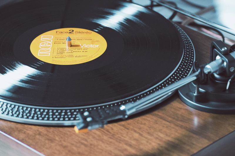 the past, record player needle, nostalgia, gray, sound, vinyl music, spinning, technology, turntable, closeup, arts culture and entertainment, history