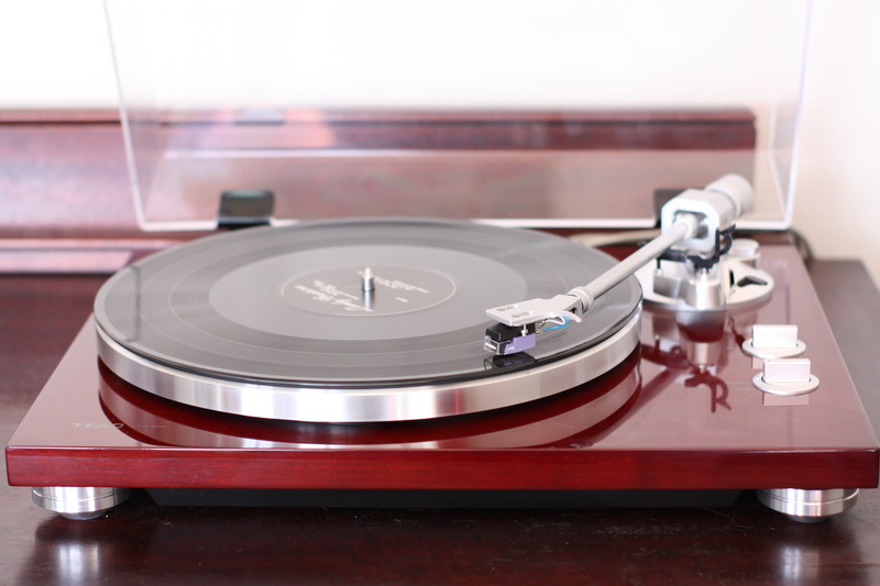 record player, retro styled, metal, music, audio equipment, grooves, no people, gramophone, teac, equipment, records, needle, spinning, audio, arts culture and entertainment